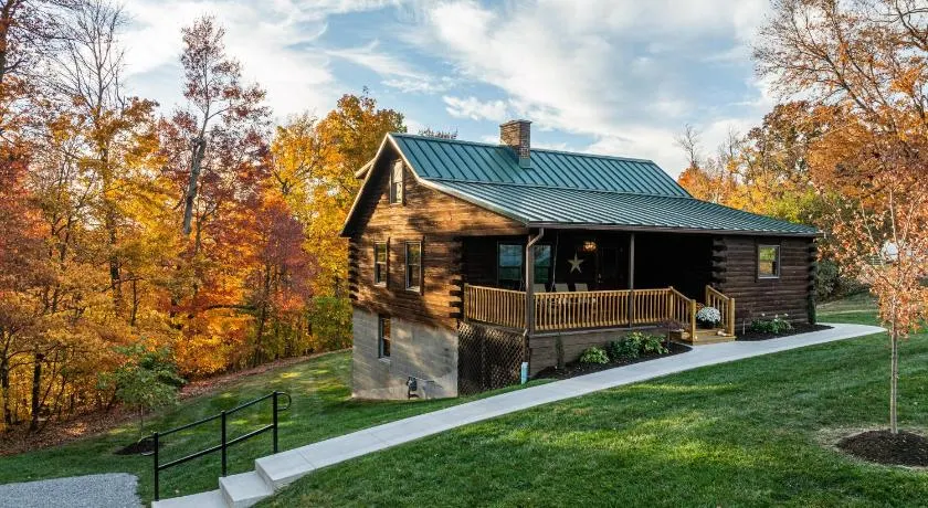 Maple Leaf Cabin - Image 1