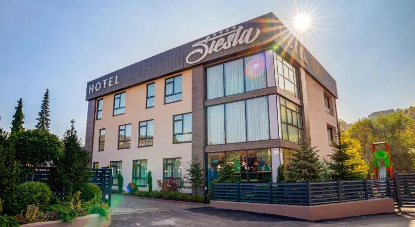 Hotel Siesta - Image 1