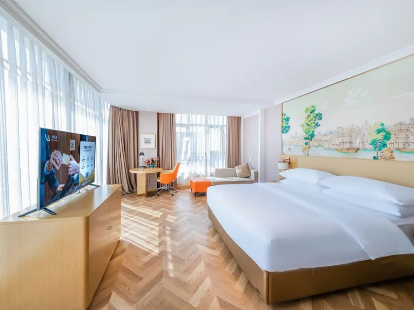 Vienna Hotel (Yanshan Qidu International Store) - Image 1