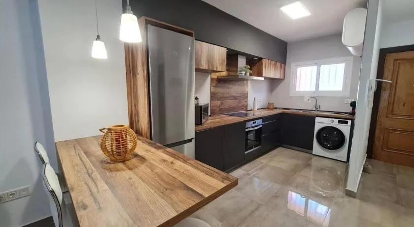 Apartamento con Piscina - Image 1