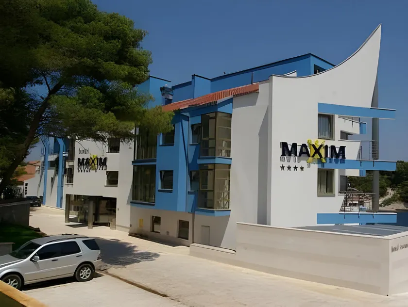 Hotel Maxim - Image 1