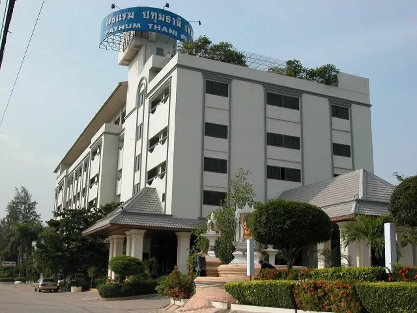Pathum Thani Place Hotel - Image 1