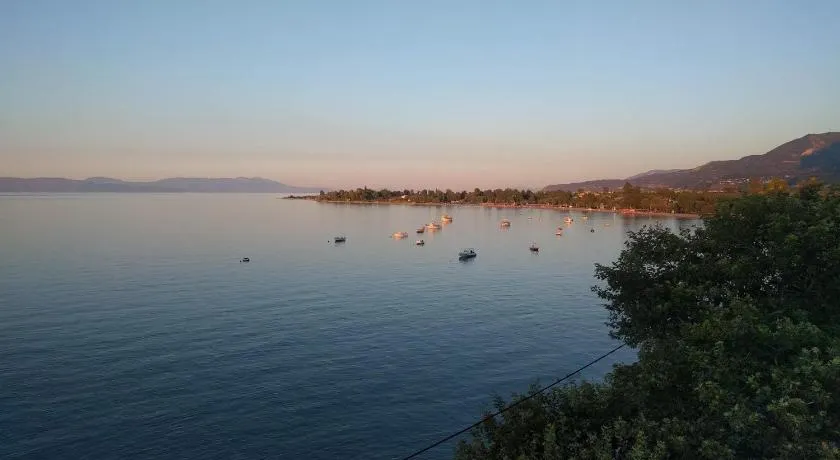 Dimitropoulos Seafront Apartments-Elaionas Beach near Diakopto - Image 1