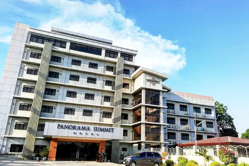 Panorama Summit Hotel - Image 1