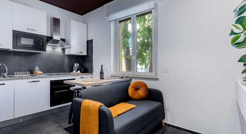 Interno2 Luxury Roma - Image 1