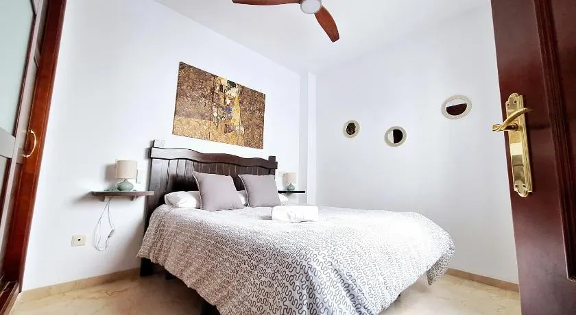 Loft céntrico en Ronda cercano al Tajo y Plaza de Toros con Wifi y Parking Opcional - Image 1