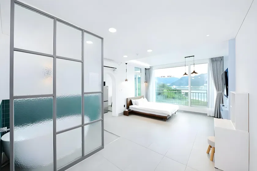 Camp Gate Pension Riverview Spa - Image 1