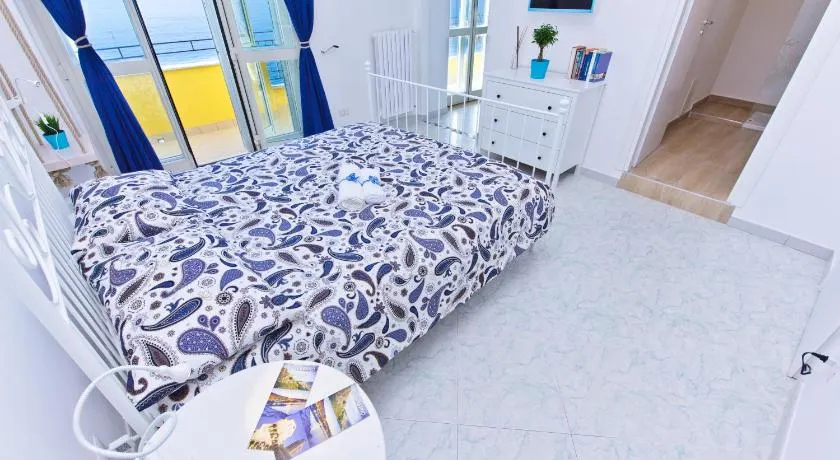 On the beach Sea-view&Kitchen In Room - Image 1