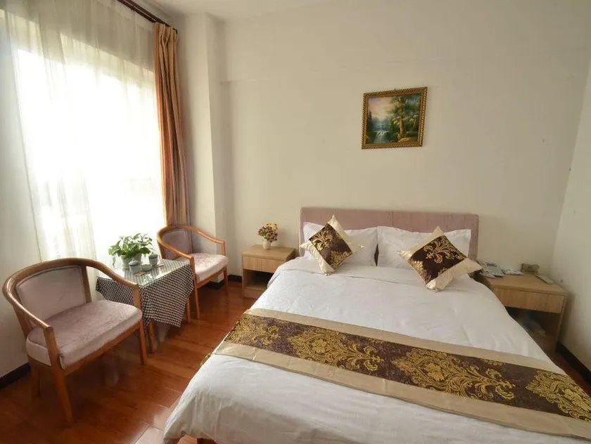 Jinshu Business Hotel (Xi'an Zhonggulou Huimin Street) - Image 1