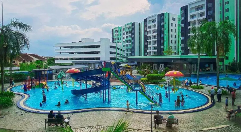 Manhattan Condo Ipoh Waterpark PoolView FREE Carpark & Netflix by PLY Home - Image 1