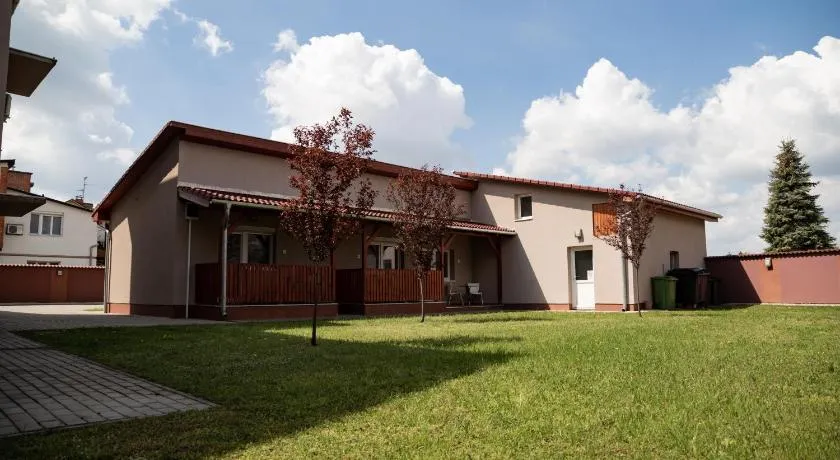 Farkas Villa Apartmanok - Image 1