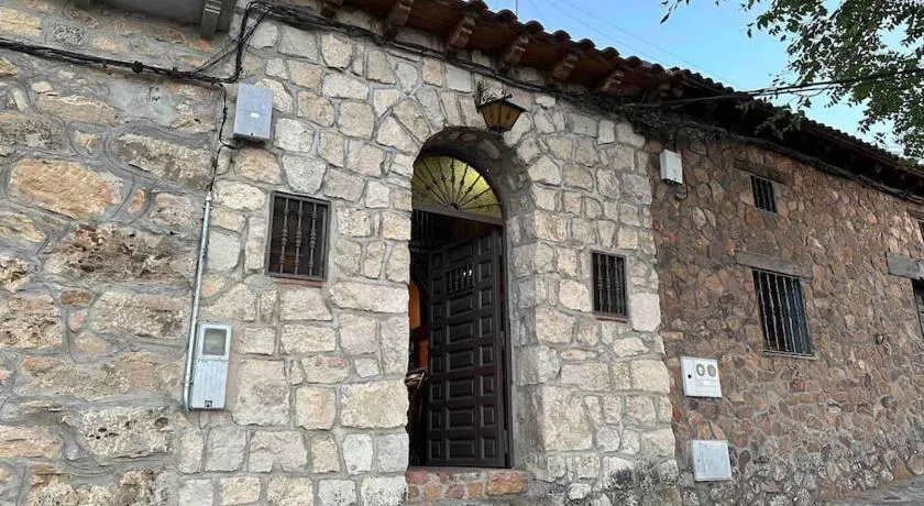 Bodega típica en El Molar sin camas ni dormitorios - Image 1