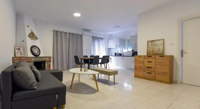 Beach Apartment A - Image 1