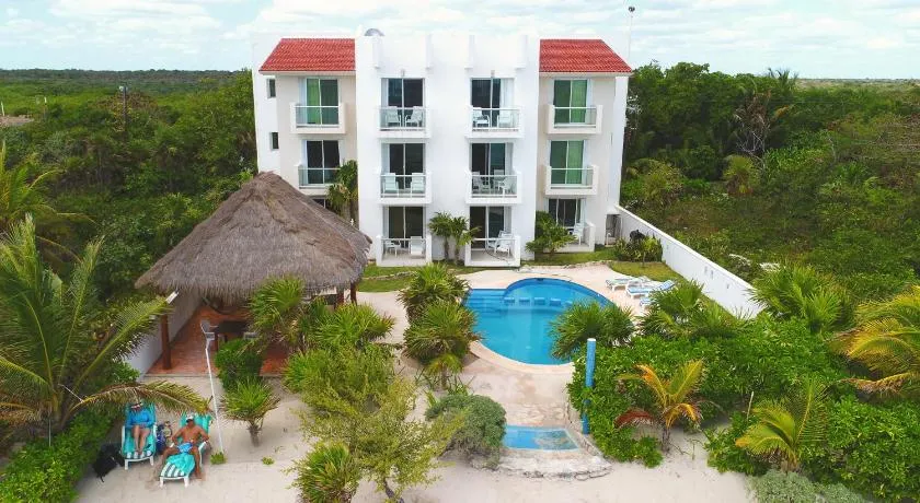 Akumal Tanik - Image 1