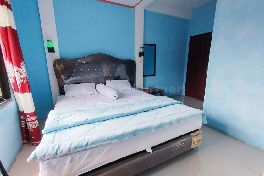 AS Resto,Café & Hotel Mitra RedDoorz - Image 1