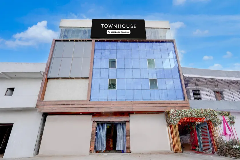 Townhouse Zero Mile Metro Station Patna Formerly The King Hotel and Banquet - Image 1