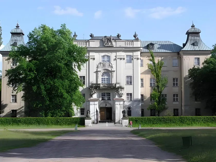Hotel Zamek Królewski w Rydzynie - Image 1