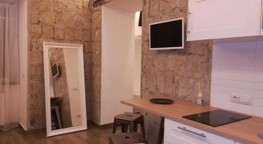 ViVi House - Image 1