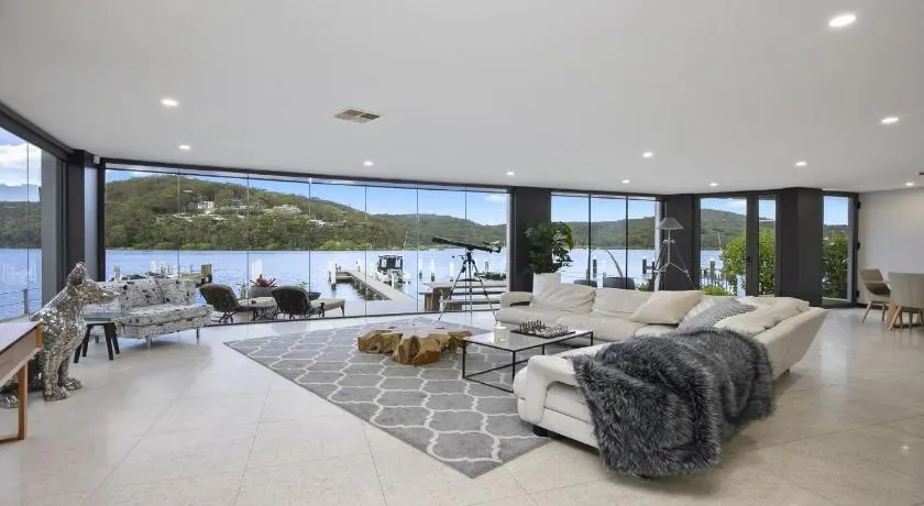 Riptides Booker Bay -Waterfront apartment, walk to shops & cafes - Image 1