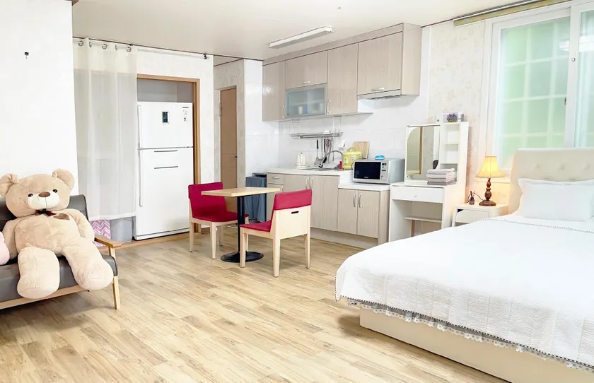 Yangpyeong Seojongsanchon Pension Camping Site - Image 1