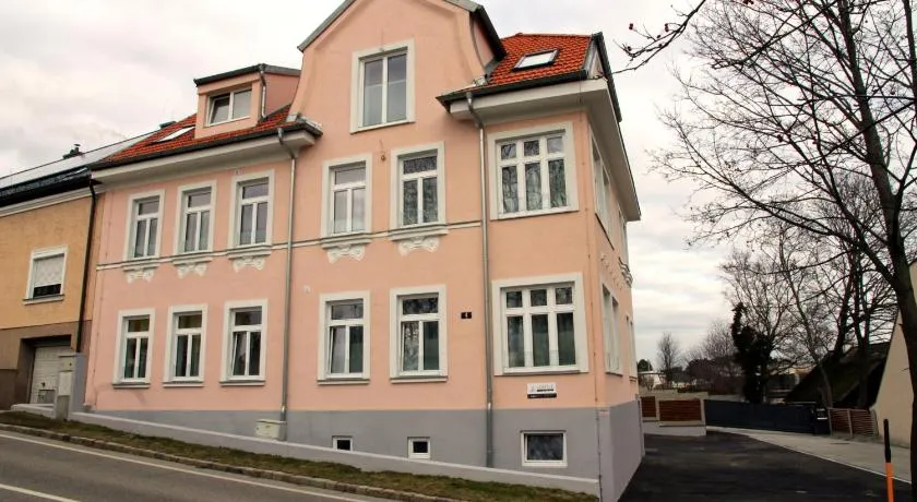 Triangle Apartments - Image 1