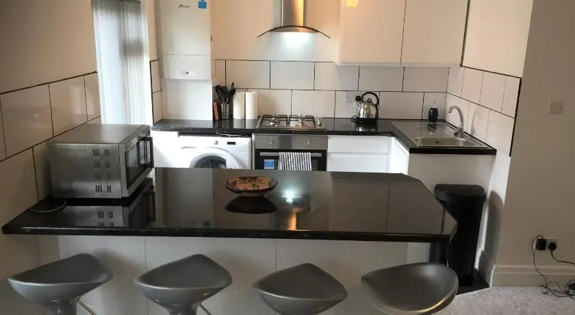 Marine Lake apartment - Image 1
