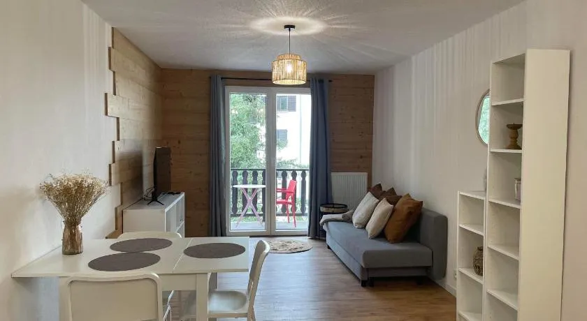 Appartement avec piscine - Image 1