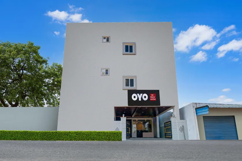 Hotel O Holiday Luxury - Image 1