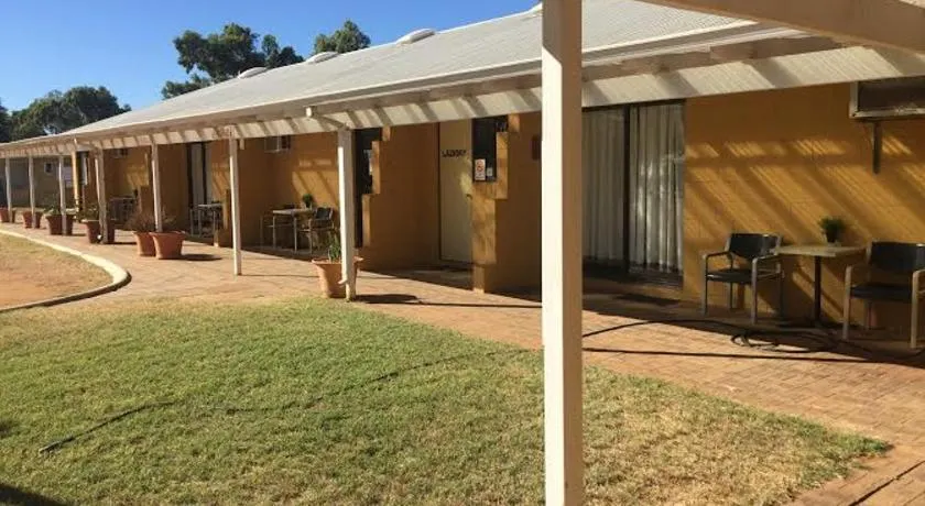 Carnarvon Caravan Park - Image 1