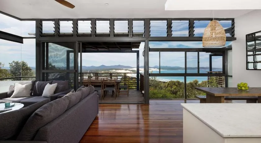 One Mile Retreat - Image 1