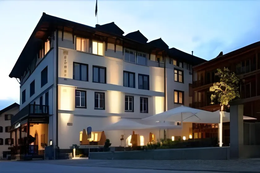 Hotel Weisses Kreuz Bergün - Image 1