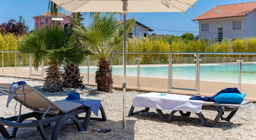 Michelangelo with swimming pool and terrace in Borghetto - Image 1
