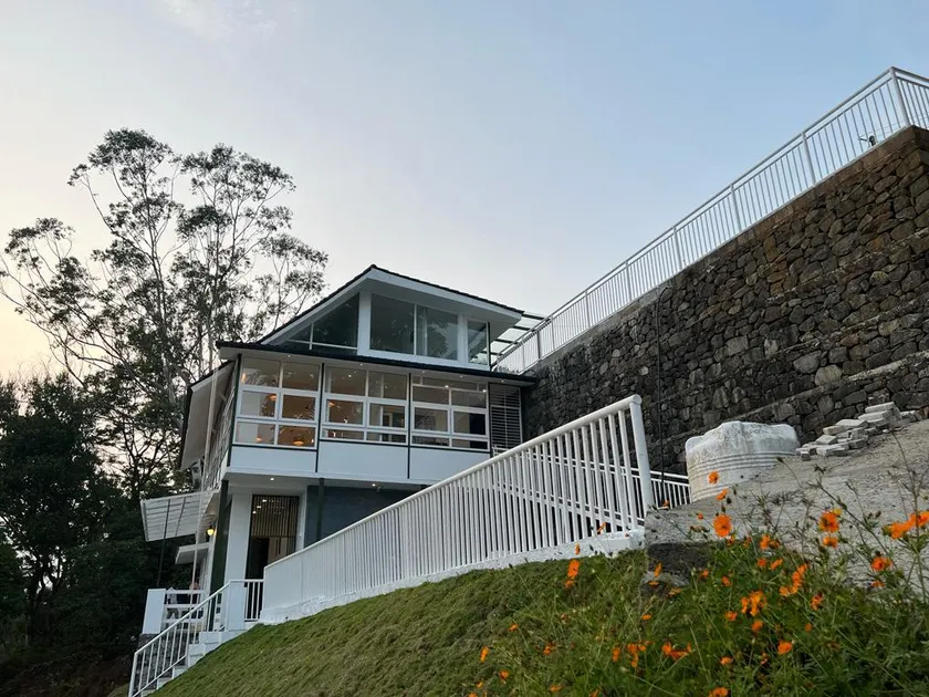 Enjoy your vacation with Castle Stays - Image 1
