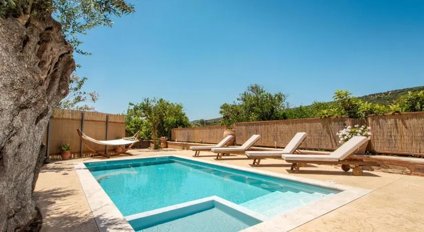 Avocado Villas - Image 1