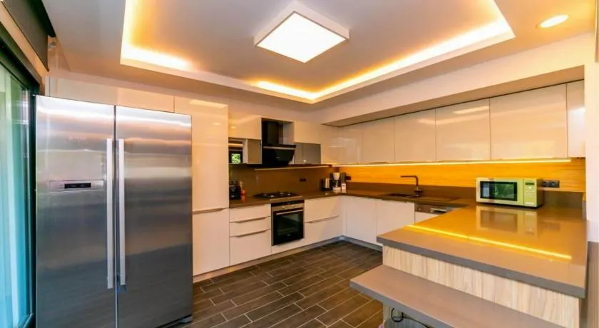 House Sapphire - Image 1