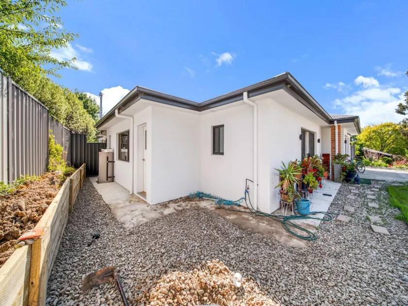 Cosy Kambah 1 Bedroom Near Shops  Parks - Image 1