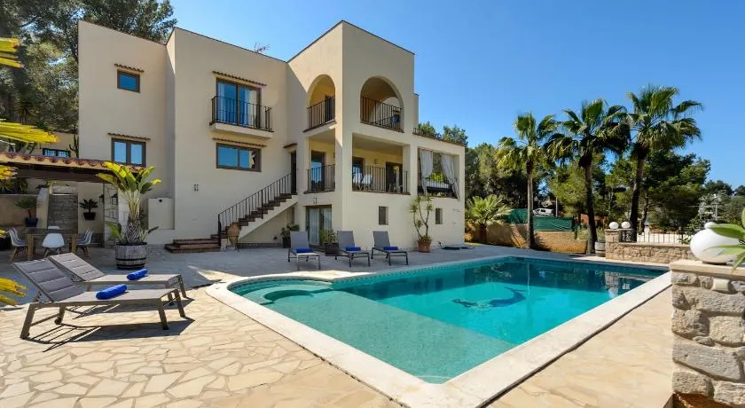 Beautiful Villa Rafaella - Image 1