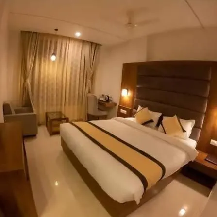 Phoenix stay in - Image 1