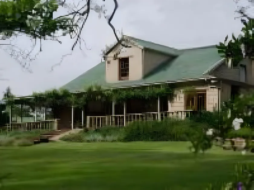 Halliwell Country Inn - Image 1