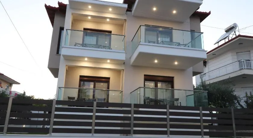 Sunshine Rooms and Suites - Image 1