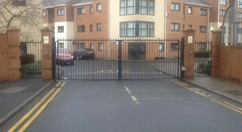 Liverpool 2 Bedroom Apartment - Image 1