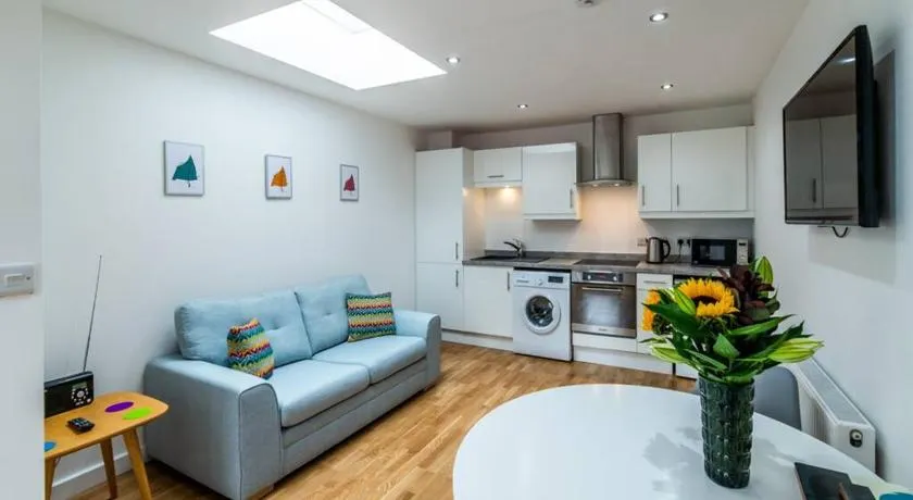 Lady Bay Apartments - Image 1