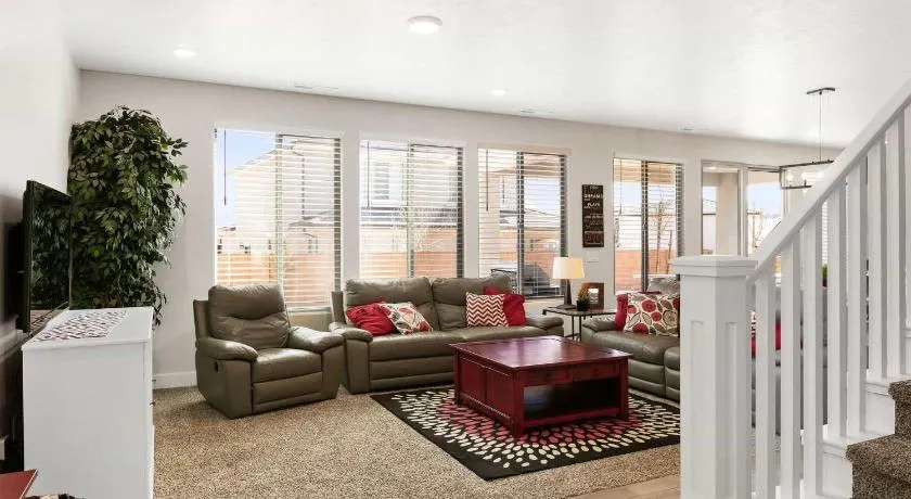 Desert Rose home - Image 1
