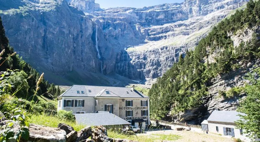 Hôtel du cirque et de la cascade - Image 1