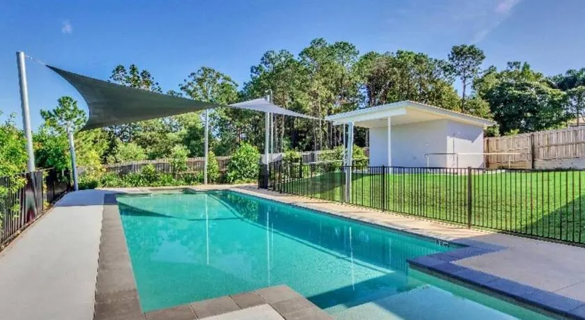 Cute Townhouse Near North Lakes - Image 1