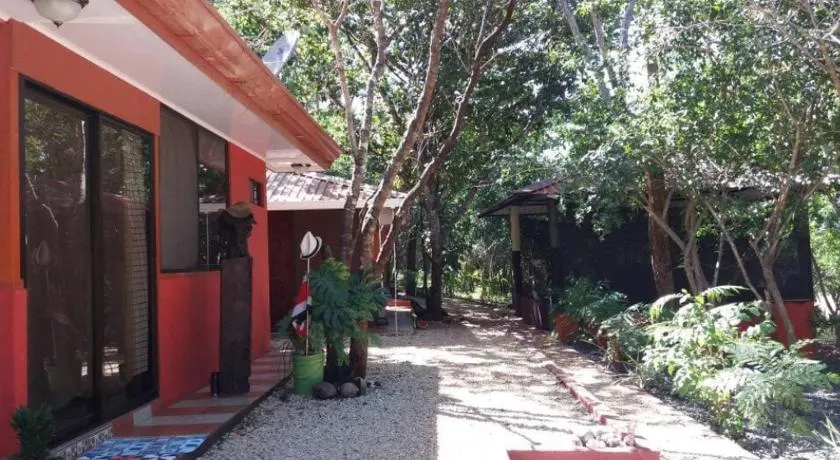 Villa De Los Monos, casitas equipadas en Guanacaste - Image 1