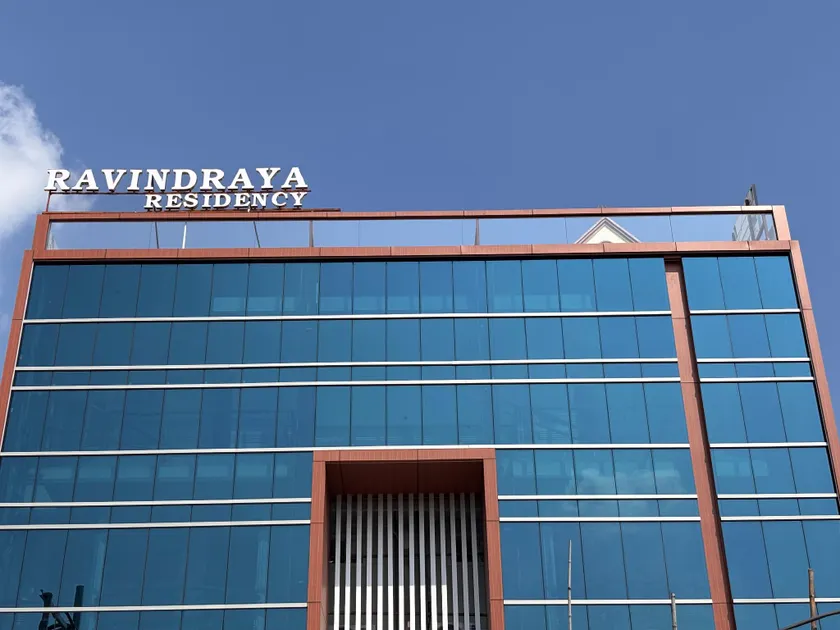 Hotel Ravindraya Residency - Image 1