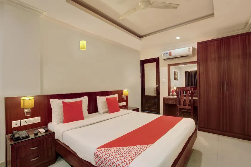 OYO 26743 Emirates Regency - Image 1