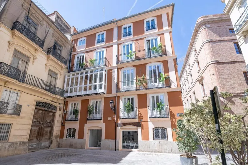Residencia Universitaria Trinitarios - Image 1