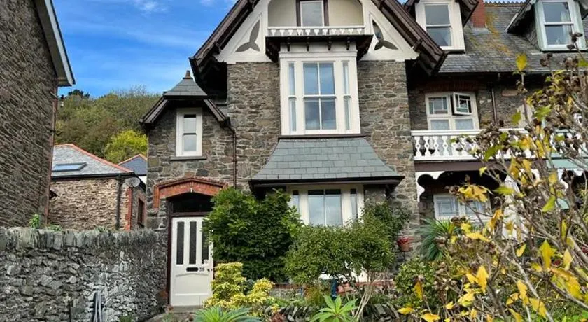 Gable Lodge Guest House - Image 1